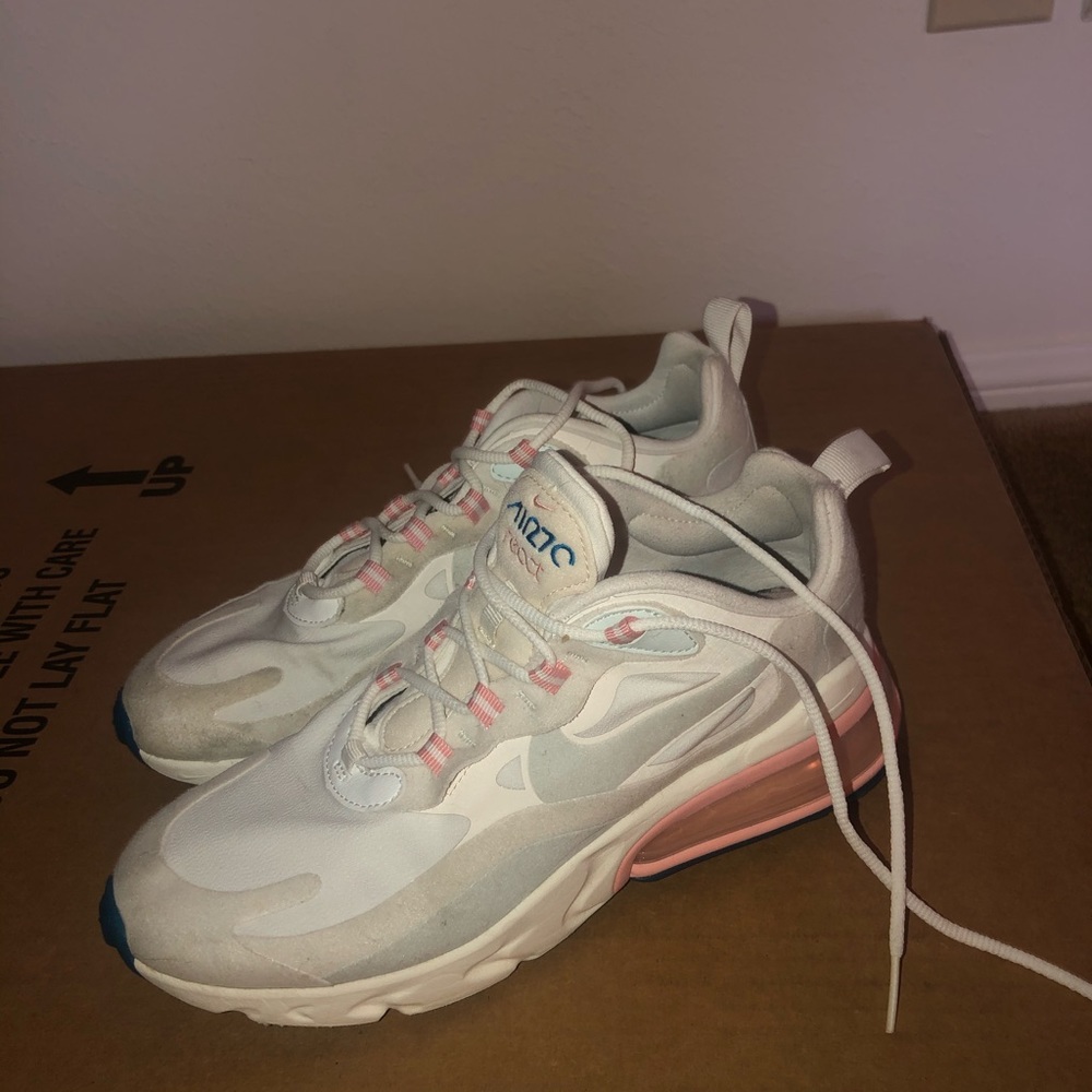 Nike Air 270 React